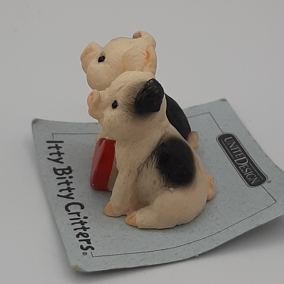 Vintage Miniature Pig Couple Itty Bitty Critters United Design 1997 1.5" Tall - Picture 4 of 6